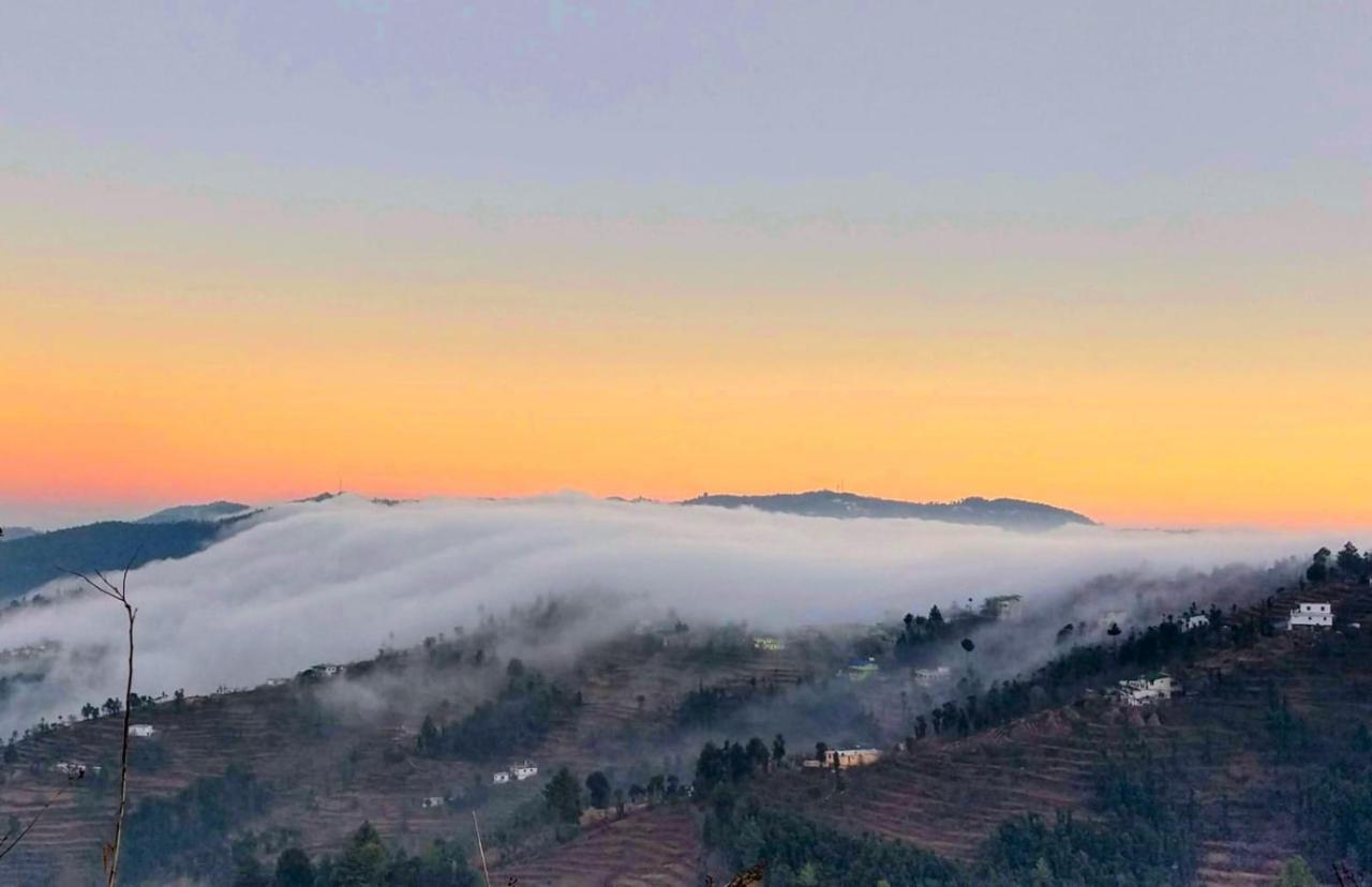 Chirping Orchard, Mukteshwar Bed and Breakfast Εξωτερικό φωτογραφία